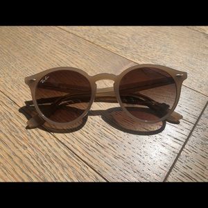 Ray-Ban RB2180F Turtledove/Brown Gradient